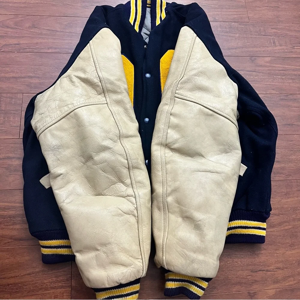 RARE Vintage Logan Knitting Mills Varsity Jacket Q‎ 77 Quigley South Size L RR